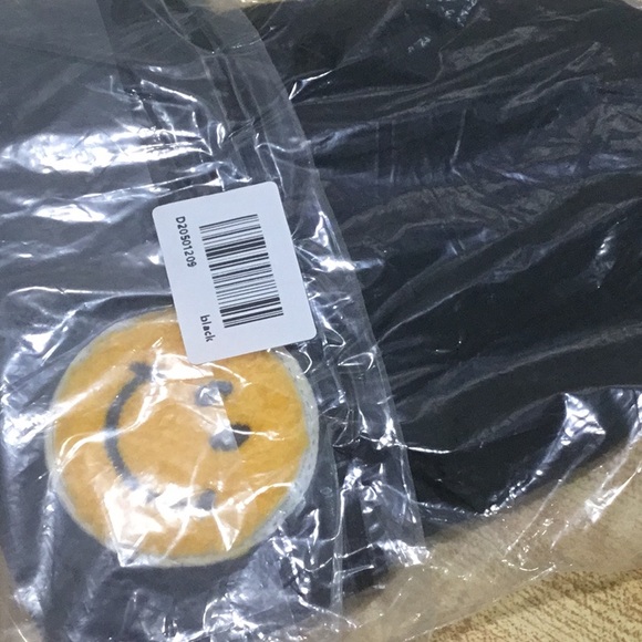 NWT Happy Face Black Beanie - Picture 3 of 8